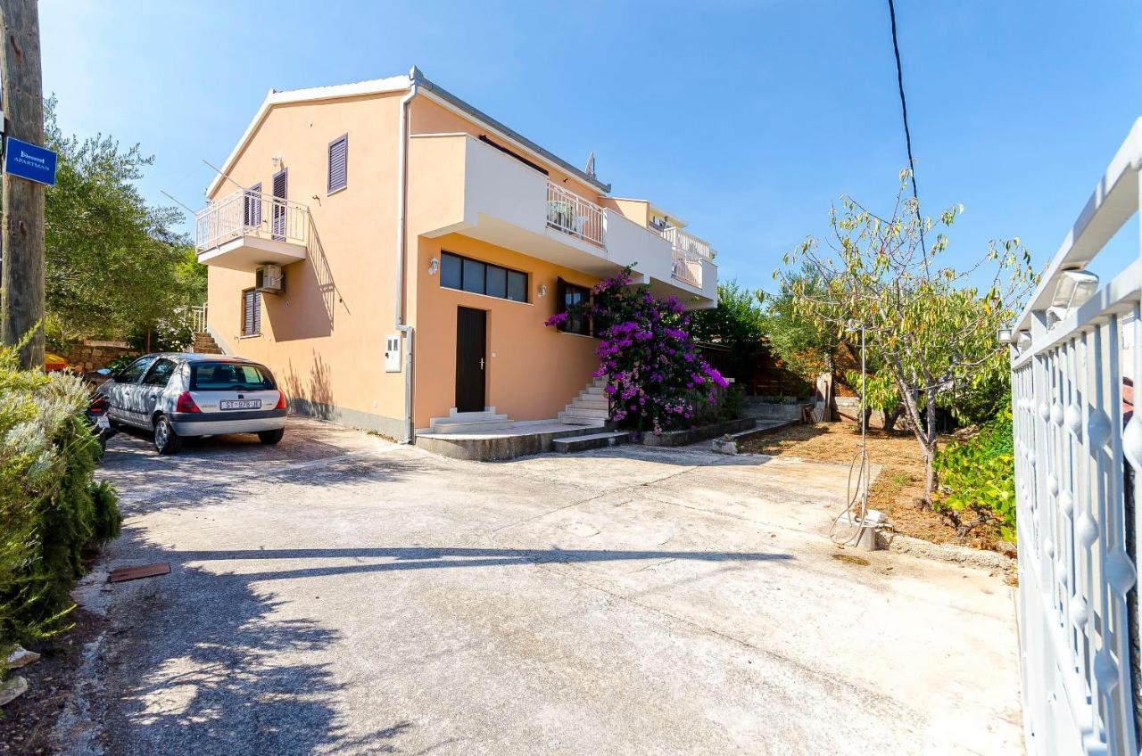 Apartments Milka Slatine Bagian luar foto